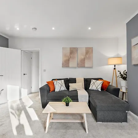 Leeds City Escape Stylish 2-Bed House & Parking *